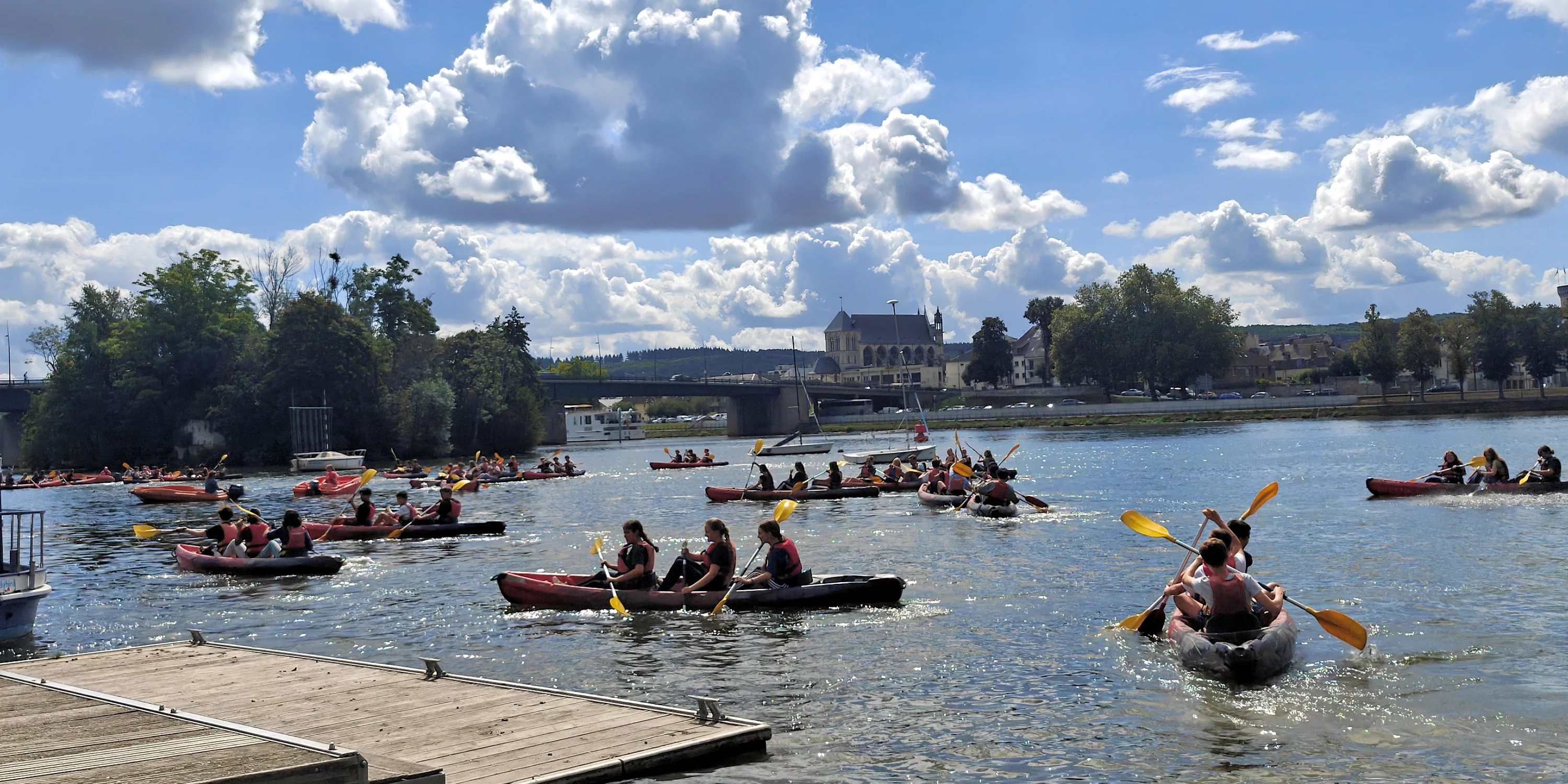 Journée d’intégration scolaire en kayak près de Paris