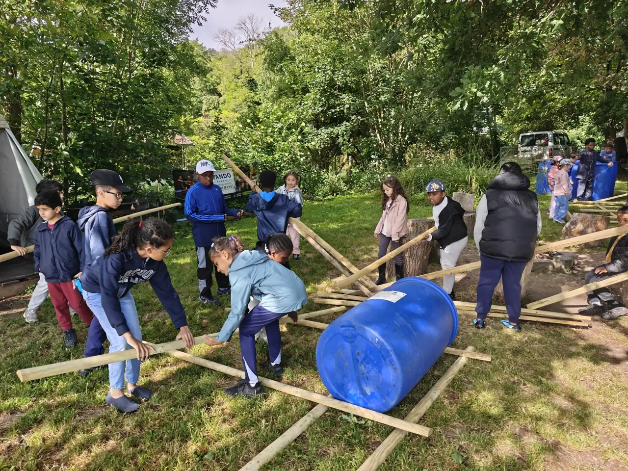 Assemblage collectif des structures.