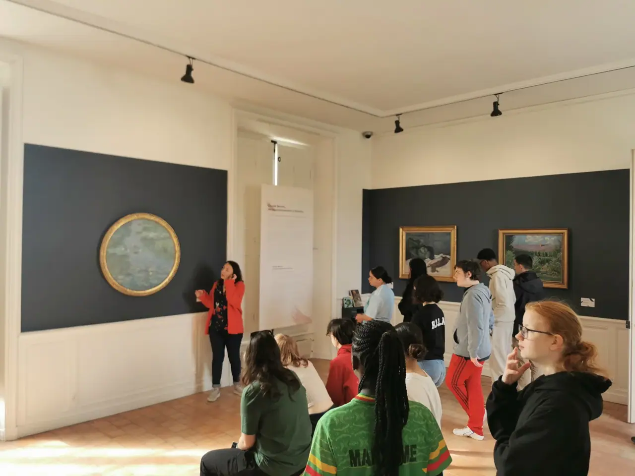 Un temps de découverte au musée.
