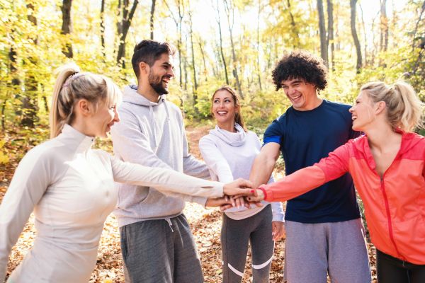 Esprit d&rsquo;&eacute;quipe et coh&eacute;sion lors d&rsquo;un team building en plein air