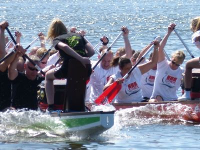 Team building dragon boat : coh&eacute;sion d&rsquo;&eacute;quipe sur l&rsquo;eau