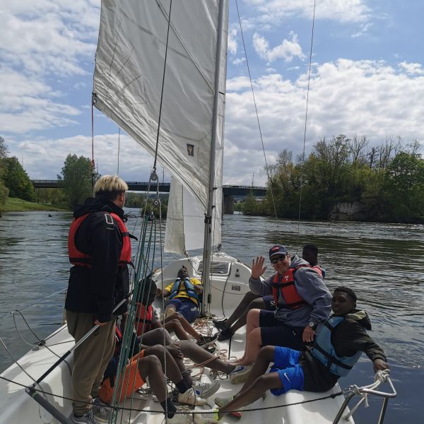 Initiation voile en groupe &ndash; coordination et man&oelig;uvres &agrave; bord